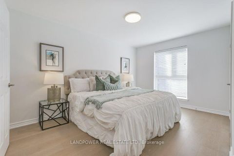 Photo 18 at 10 Brassbell Mill Way, Windfields, Toronto