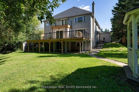 Photo 4 at 619 Culler Mews, Wyndham, Newmarket