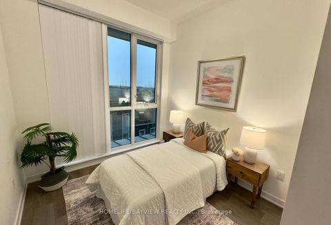Photo 5 at 512 - 38 Honeycrisp Crescent, Vaughan Corporate Centre, Vaughan