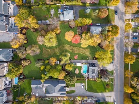 Photo 5 at 162 Weldrick Road W, North Richvale, Richmond Hill
