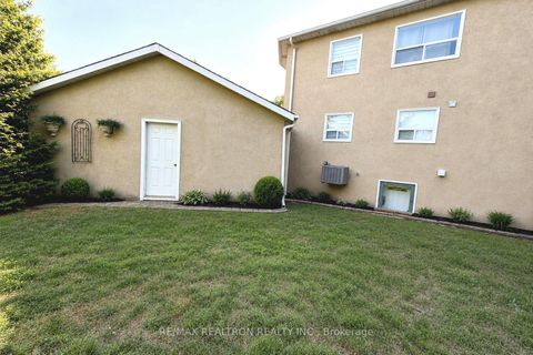 Photo 23 at 20 Redwing Place, Don Mills, Toronto
