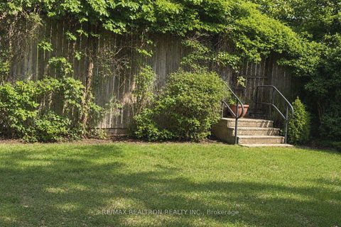 Photo 25 at 20 Redwing Place, Don Mills, Toronto