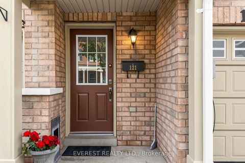 Photo 3 at 121 Jenkinson Way, Dorset Park, Toronto
