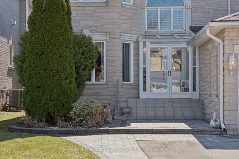 Photo 3 at 11 Sorrento Drive, North Richvale, Richmond Hill