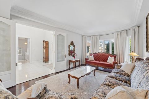 Photo 8 at 11 Sorrento Drive, North Richvale, Richmond Hill
