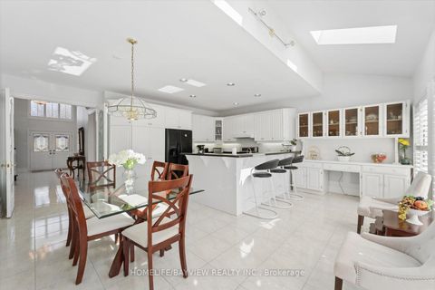 Photo 13 at 11 Sorrento Drive, North Richvale, Richmond Hill