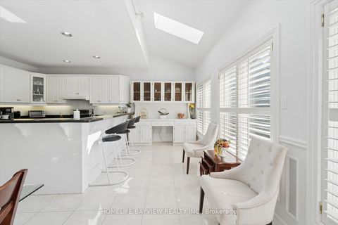 Photo 18 at 11 Sorrento Drive, North Richvale, Richmond Hill