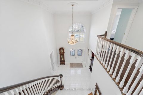 Photo 25 at 11 Sorrento Drive, North Richvale, Richmond Hill