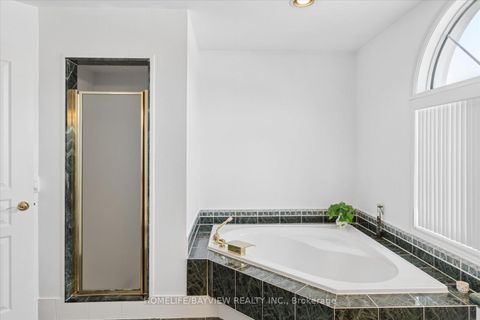 Photo 30 at 11 Sorrento Drive, North Richvale, Richmond Hill
