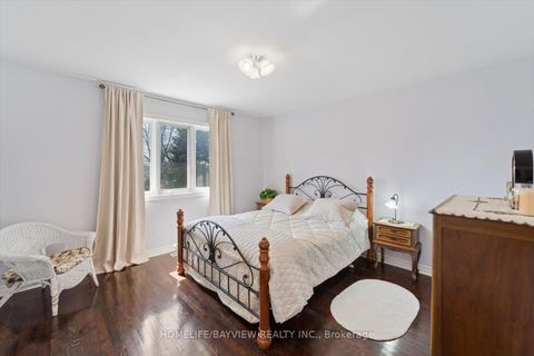 Photo 31 at 11 Sorrento Drive, North Richvale, Richmond Hill