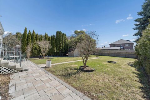 Photo 42 at 11 Sorrento Drive, North Richvale, Richmond Hill