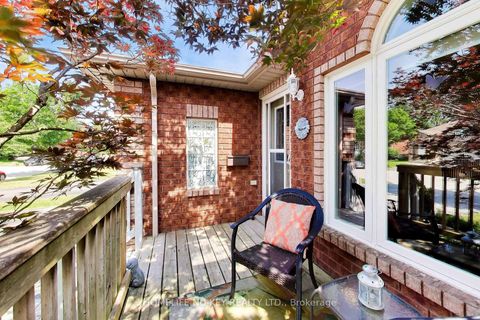 Photo 4 at 9 Monique Crescent, East Bayfield, Barrie