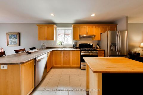 Photo 12 at 9 Monique Crescent, East Bayfield, Barrie