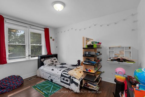 Photo 8 at 254 St Vincent Street, Wellington, Barrie