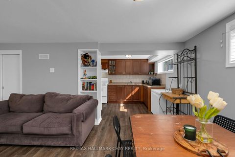 Photo 12 at 254 St Vincent Street, Wellington, Barrie