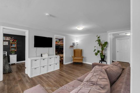 Photo 14 at 254 St Vincent Street, Wellington, Barrie