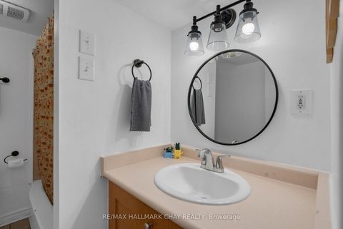 Photo 21 at 254 St Vincent Street, Wellington, Barrie