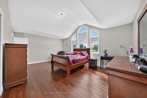 Photo 10 at 850 Leslie Drive, Alcona, Innisfil