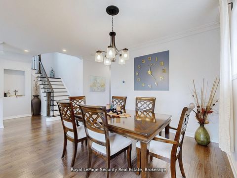 Photo 6 at 128 Daiseyfield Crescent, Vellore Village, Vaughan