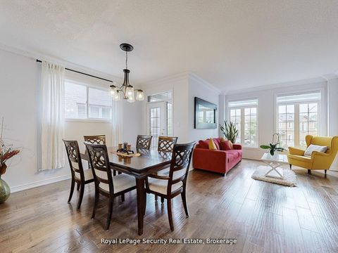 Photo 9 at 128 Daiseyfield Crescent, Vellore Village, Vaughan