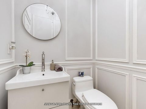 Photo 21 at 128 Daiseyfield Crescent, Vellore Village, Vaughan