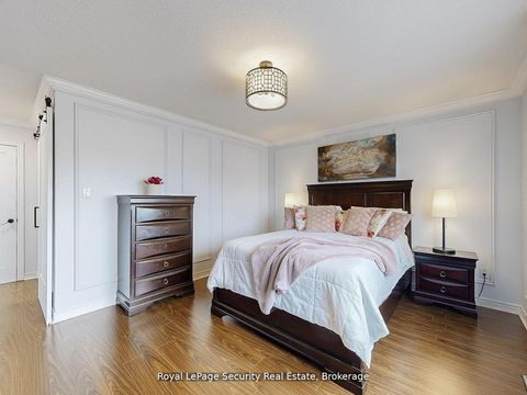 Photo 25 at 128 Daiseyfield Crescent, Vellore Village, Vaughan