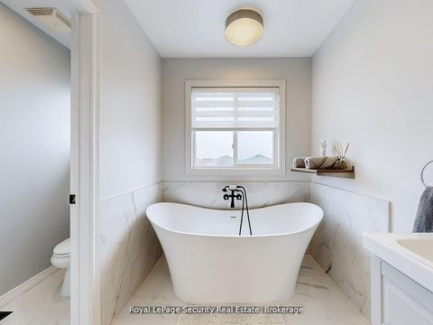 Photo 29 at 128 Daiseyfield Crescent, Vellore Village, Vaughan