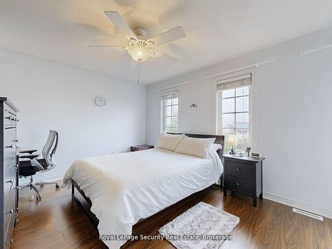 Photo 32 at 128 Daiseyfield Crescent, Vellore Village, Vaughan