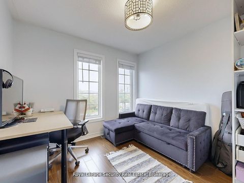 Photo 34 at 128 Daiseyfield Crescent, Vellore Village, Vaughan