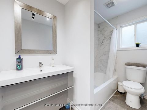 Photo 36 at 128 Daiseyfield Crescent, Vellore Village, Vaughan