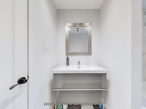 Photo 37 at 128 Daiseyfield Crescent, Vellore Village, Vaughan