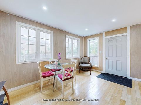 Photo 38 at 128 Daiseyfield Crescent, Vellore Village, Vaughan