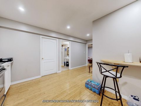 Photo 41 at 128 Daiseyfield Crescent, Vellore Village, Vaughan