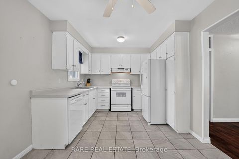 Photo 9 at 38 Lay Street, Wellington, Barrie