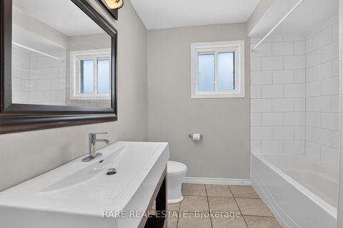 Photo 11 at 38 Lay Street, Wellington, Barrie