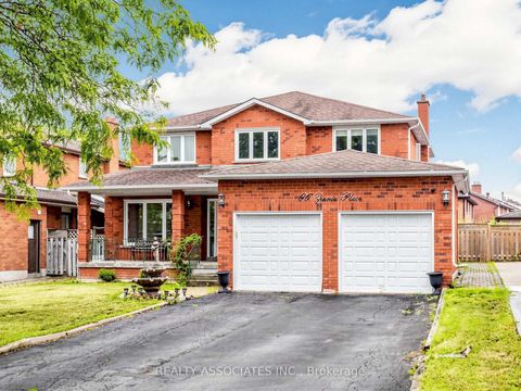 Photo 2 at 96 Zinnia Place S, West Woodbridge, Vaughan
