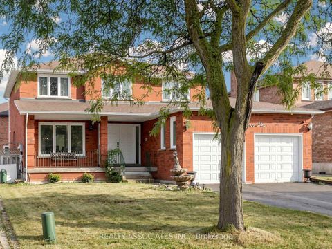 Photo 3 at 96 Zinnia Place S, West Woodbridge, Vaughan