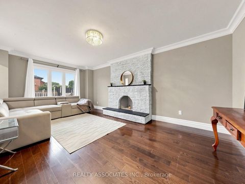 Photo 8 at 96 Zinnia Place S, West Woodbridge, Vaughan