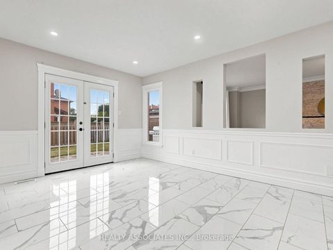 Photo 14 at 96 Zinnia Place S, West Woodbridge, Vaughan