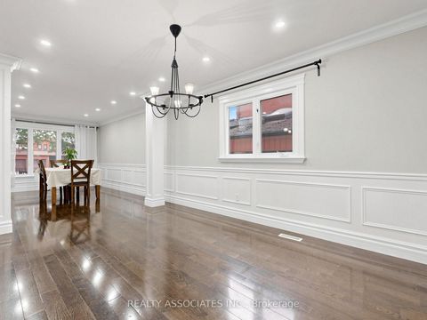 Photo 21 at 96 Zinnia Place S, West Woodbridge, Vaughan