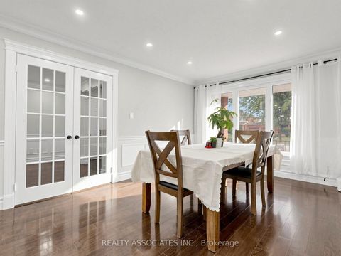 Photo 22 at 96 Zinnia Place S, West Woodbridge, Vaughan