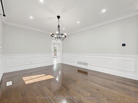 Photo 24 at 96 Zinnia Place S, West Woodbridge, Vaughan