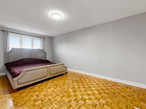 Photo 30 at 96 Zinnia Place S, West Woodbridge, Vaughan