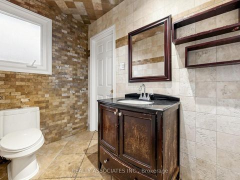 Photo 36 at 96 Zinnia Place S, West Woodbridge, Vaughan