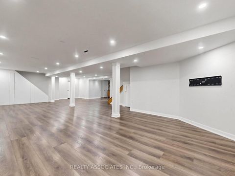 Photo 39 at 96 Zinnia Place S, West Woodbridge, Vaughan