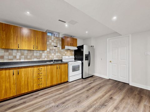Photo 41 at 96 Zinnia Place S, West Woodbridge, Vaughan