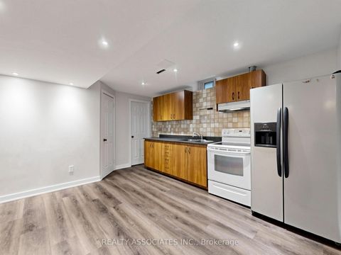 Photo 42 at 96 Zinnia Place S, West Woodbridge, Vaughan
