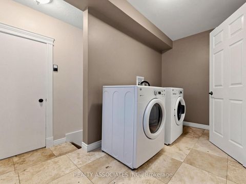 Photo 45 at 96 Zinnia Place S, West Woodbridge, Vaughan