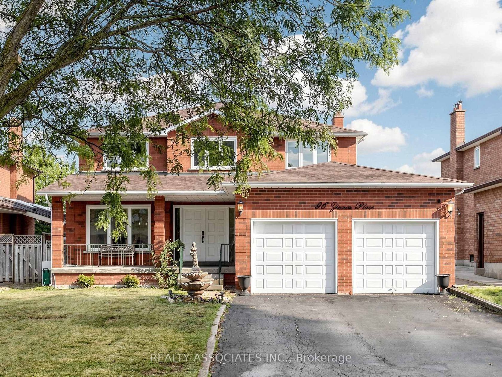 96 Zinnia Place S, West Woodbridge, Vaughan photo 5