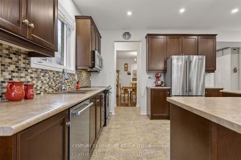 Photo 11 at 136 Riveredge Drive, Keswick North, Georgina
